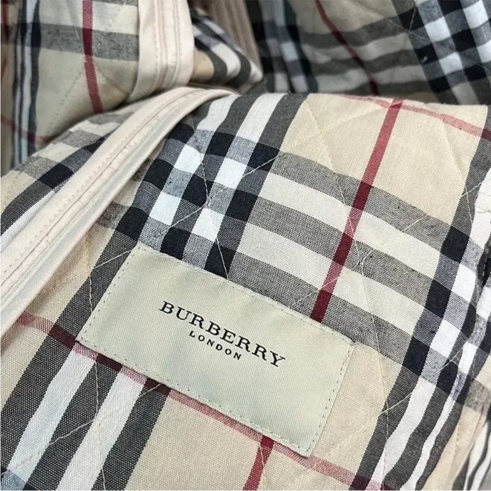 BURBERRY Beige Quilted Nova Check
Pattern Jacket - Picture 9 of 10